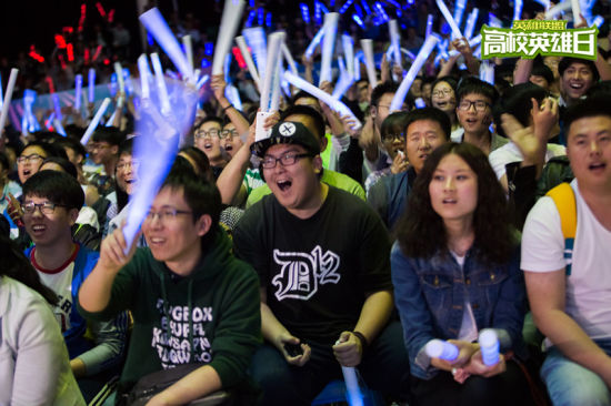 NiP 和 Fluxo 在 2025 年 StarLadder 布达佩斯 Major 第一阶段的首个比赛日以胜利结束